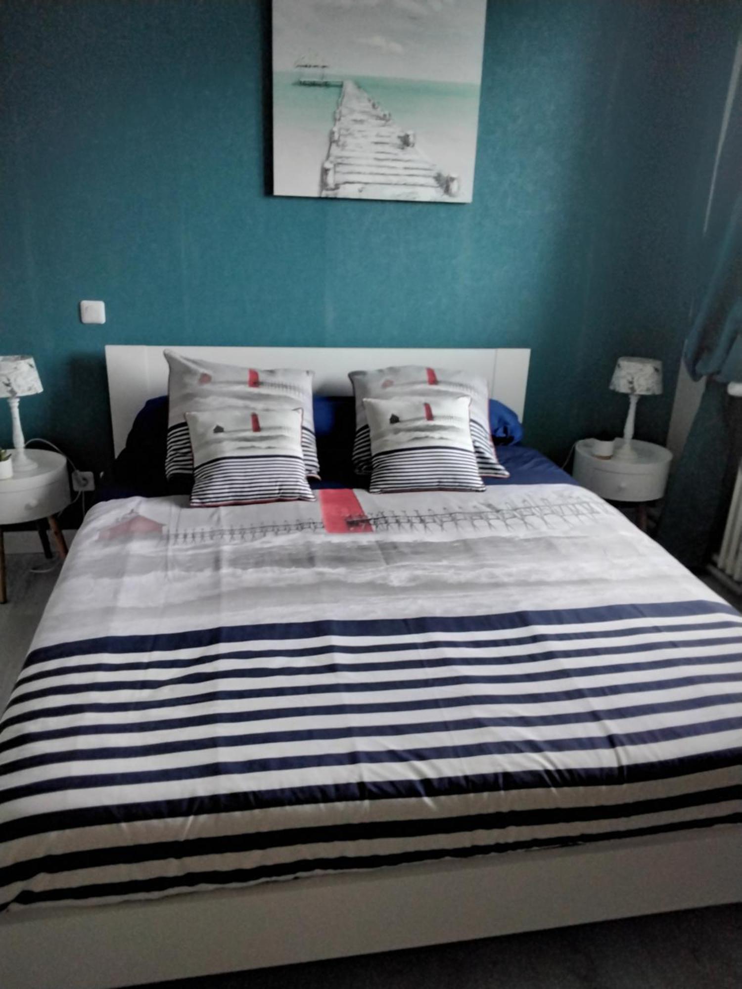 Les chambres d'hôtes du port de loguivy de la mer Ploubazlanec Chambre photo