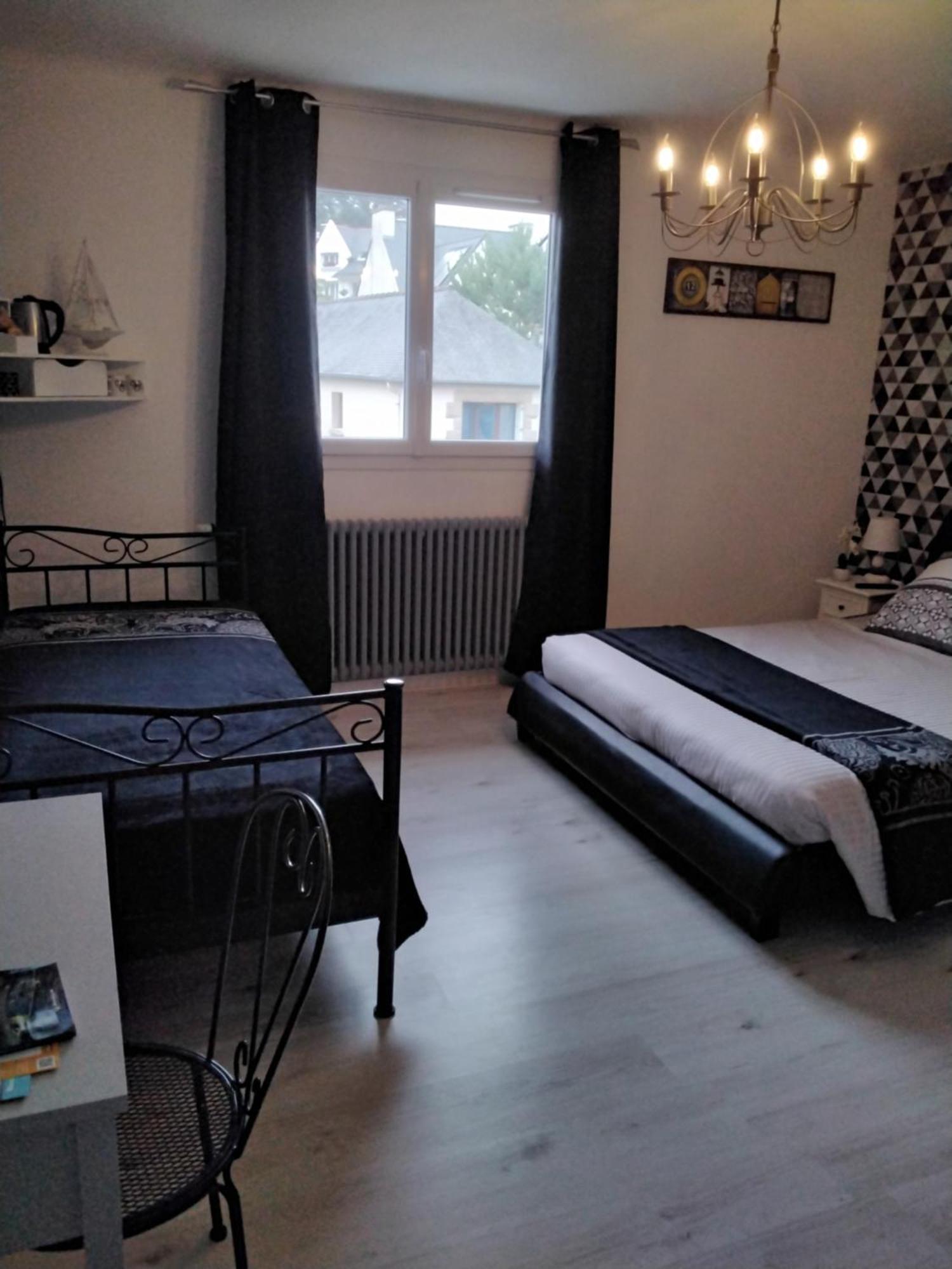 Les chambres d'hôtes du port de loguivy de la mer Ploubazlanec Chambre photo